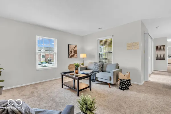 1632 Queensbridge SQ #7, Indianapolis, IN 46219