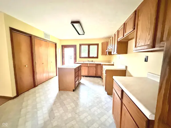 105 N Meridian ST, Colfax, IN 46035