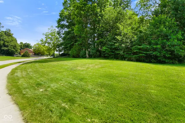 5720 Hickory Hollow DR, Plainfield, IN 46168