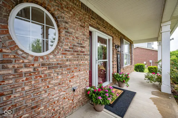 268 Larimar DR, Whiteland, IN 46184