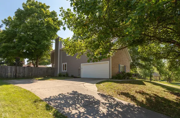 6926 Princess LN, Avon, IN 46123