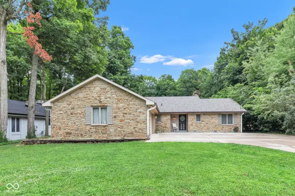 425 Beech Park DR, Greenwood, IN 46142
