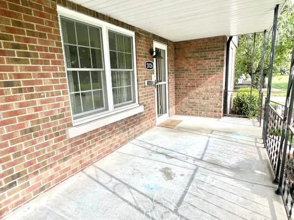 2026 Union ST, Columbus, IN 47201