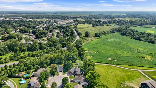 1120 Matthews CT, Franklin, IN 46131