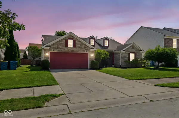 14283 Refreshing Garden LN, Fishers, IN 46038