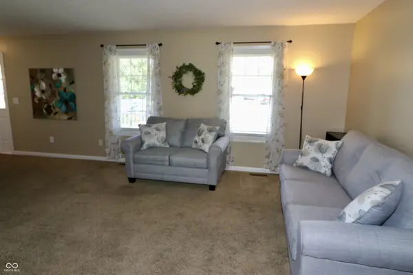 14 Belmont PL W, Batesville, IN 47006