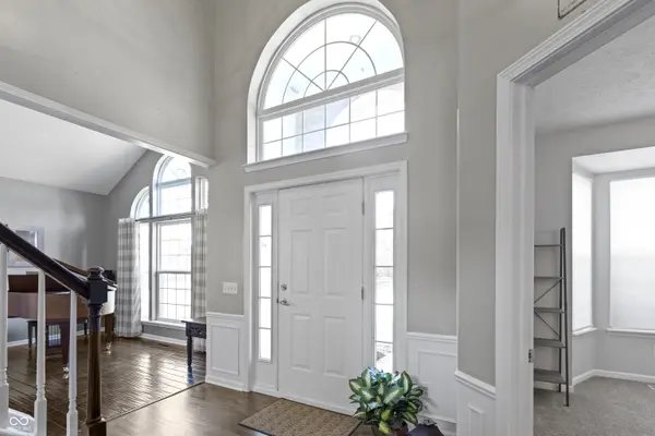 302 E Columbine LN, Westfield, IN 46074