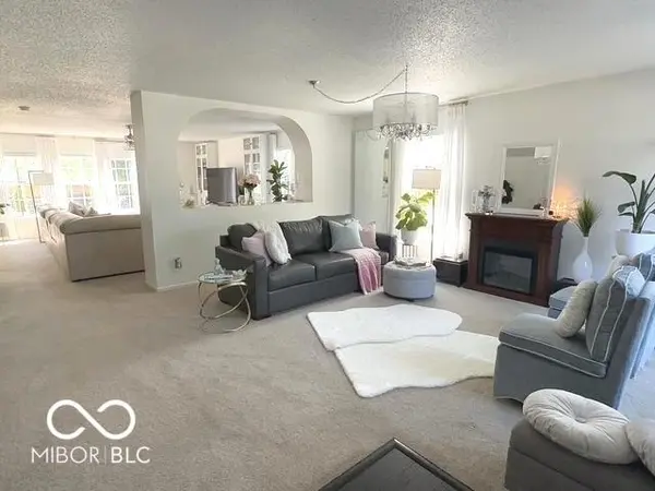 10377 Bicknell CIR, Fishers, IN 46038