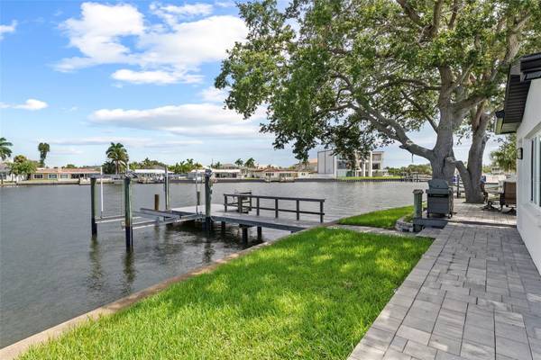 1514 SEA GULL DR S, St Petersburg, FL, 33707 photo 55