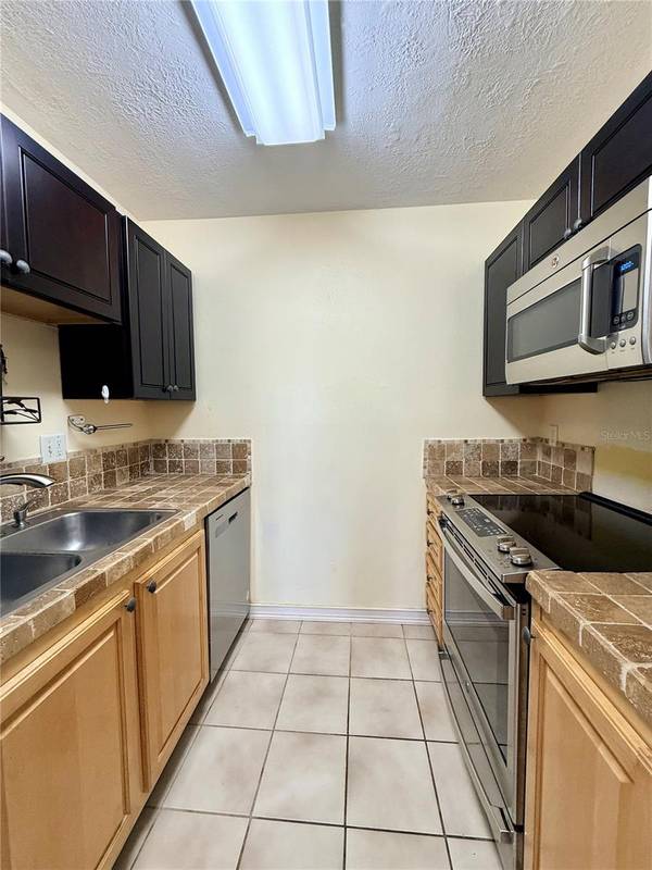 4784 BEACH DR SE #B, St Petersburg, FL, 33705 photo 4