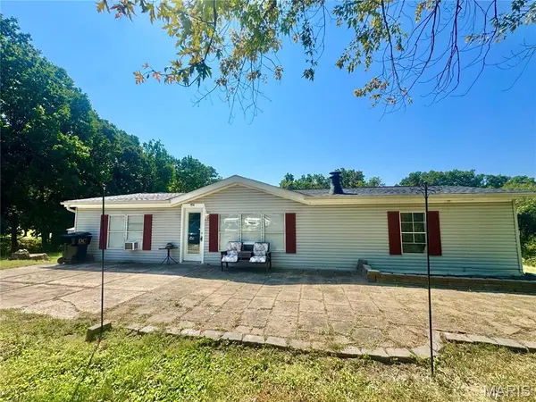 154 Country DR, Winfield, MO 63347