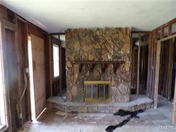 9340 N HWY 94, West Alton, MO 63386