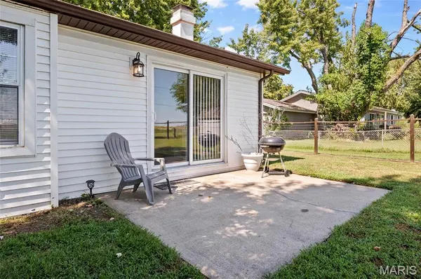 7 Lilac DR, New Baden, IL 62265