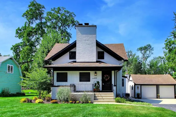 976 Highland AVE, Glen Ellyn, IL 60137