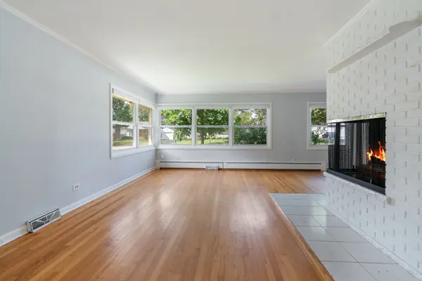 301 N Derbyshire AVE, Arlington Heights, IL 60004