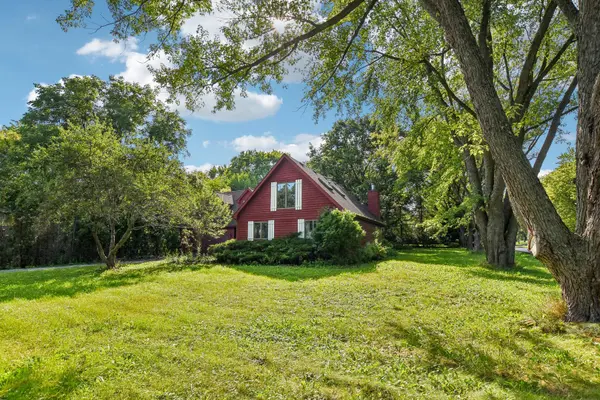 3007 Garden LN, Crystal Lake, IL 60012