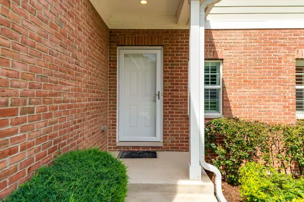 1815 Torrey Pkwy, Libertyville, IL 60048