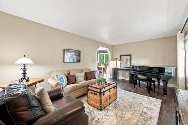 5829 Winstar LN, Racine, WI 53402