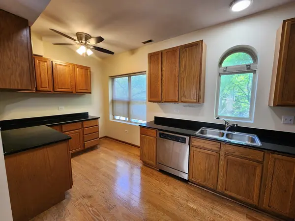 2363 E 70th PL #B, Chicago, IL 60649