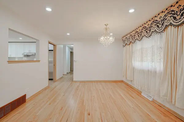 475 Courtesy LN, Des Plaines, IL 60018