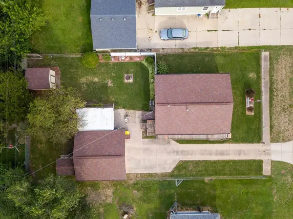 210 E Greenview AVE, Machesney Park, IL 61115