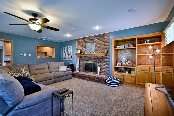 20W581 Glen CT, Lombard, IL 60148