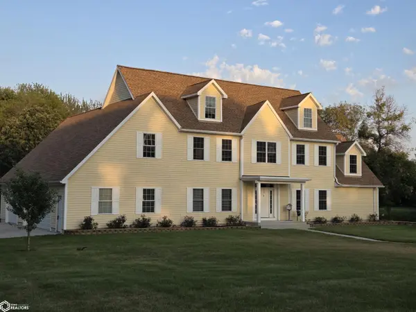15127 Dove CIR, Clear Lake, IA 50428