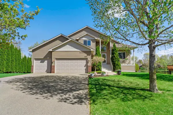 1839 Quebec ST, Centerville, MN 55038