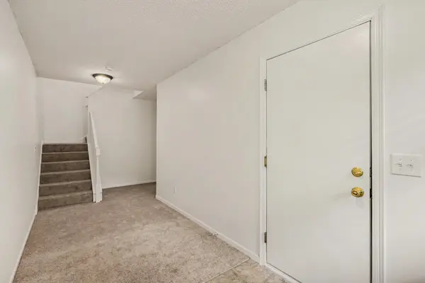 697 Kingfisher LN #H, Woodbury, MN 55125