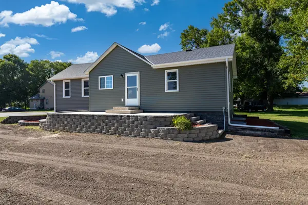 37524 County Road 15, Saint Peter, MN 56082