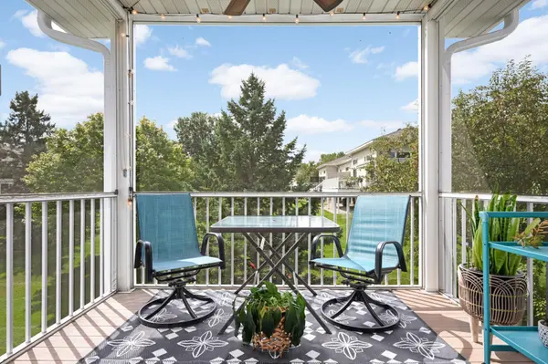7333 Bolton WAY, Inver Grove Heights, MN 55076