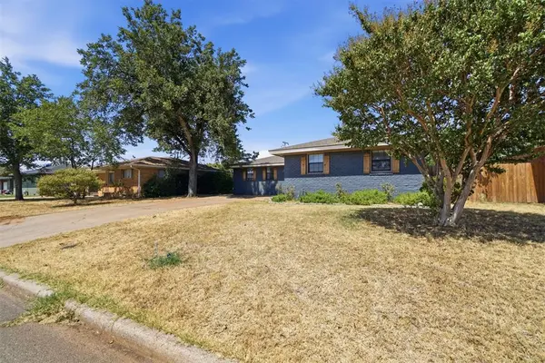 113 Sumner DR, Altus, OK 73521