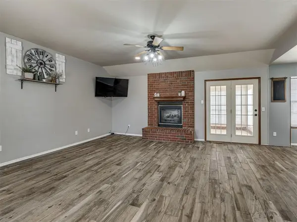 207 W Cherokee DR, Cashion, OK 73016
