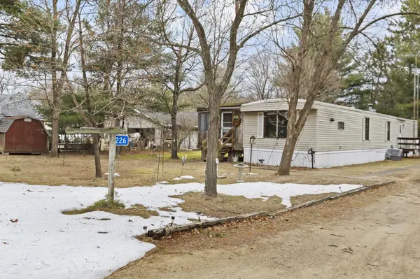 226 E LOHRVILLE AVE, Redgranite, WI 54970