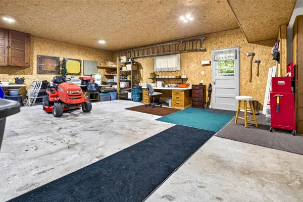 213 W WEILAND AVE, Appleton, WI 54911