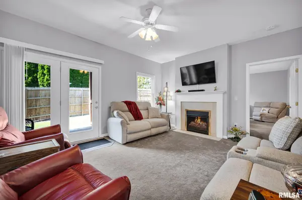 912 W TRAILCREEK DR #912, Peoria, IL 61614