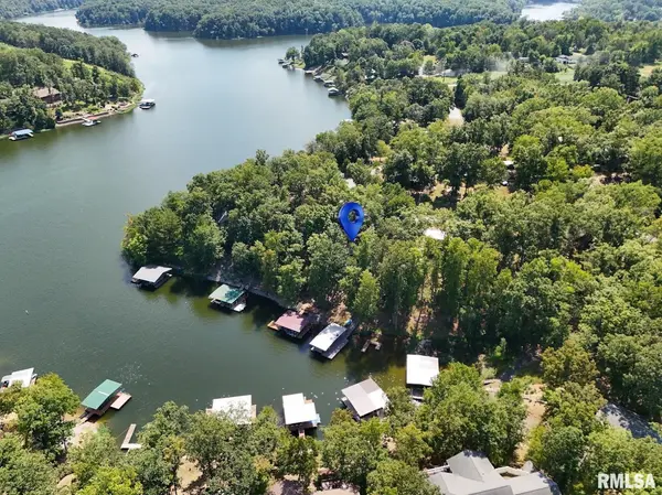 525 S LAKESHORE DR, Goreville, IL 62939