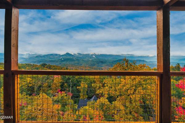 1132 Villa Overlook Way, Gatlinburg, TN 37738