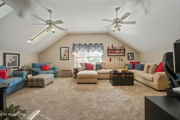 864 Oconnell Drive, Knoxville, TN 37934