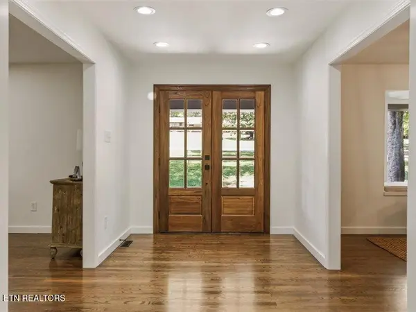 2316 Cove Field Rd, Knoxville, TN 37919