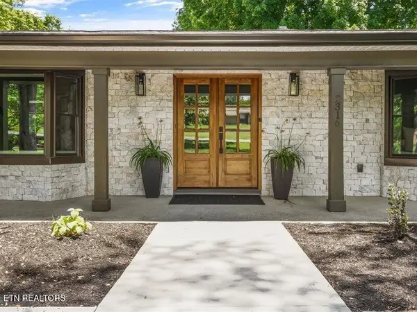 2316 Cove Field Rd, Knoxville, TN 37919