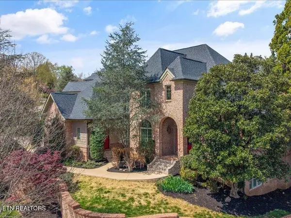 9007 Linksvue Drive, Knoxville, TN 37922