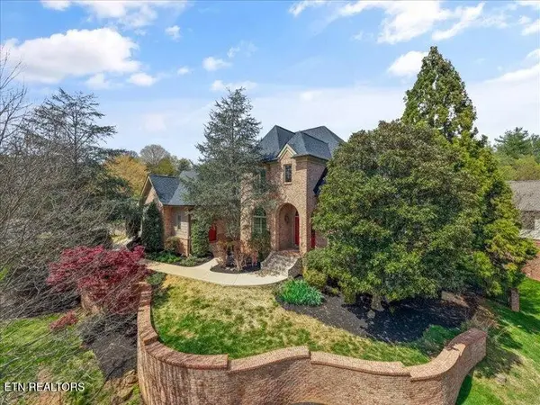 9007 Linksvue Drive, Knoxville, TN 37922