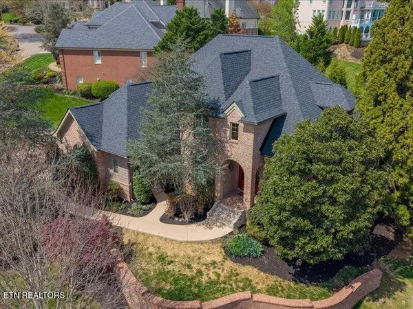 9007 Linksvue Drive, Knoxville, TN 37922