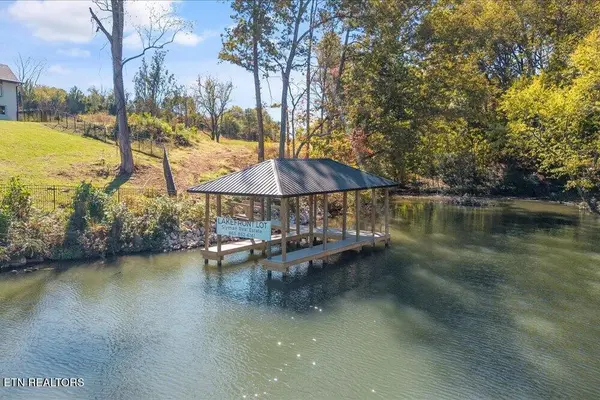 38353829 Lakeside Estates Way, Louisville, TN 37777