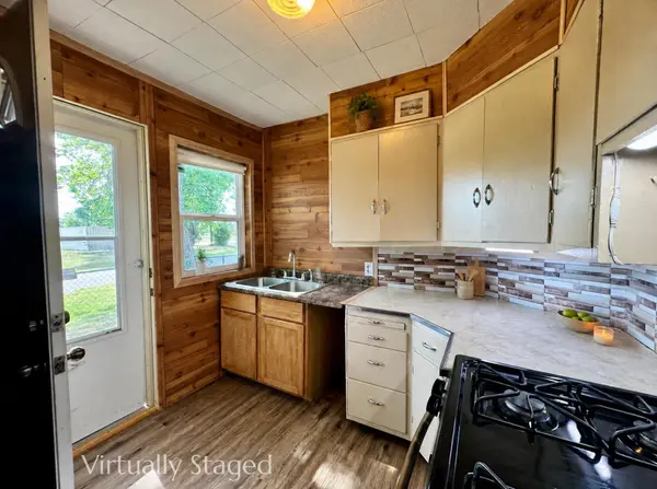617 N Washington St, Belle Plaine, KS 67013