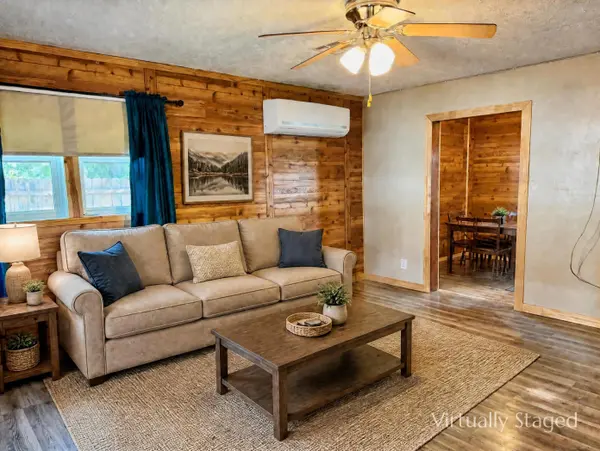 617 N Washington St, Belle Plaine, KS 67013