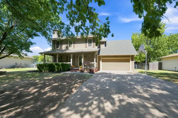 224 W Swanee Dr, Goddard, KS 67052