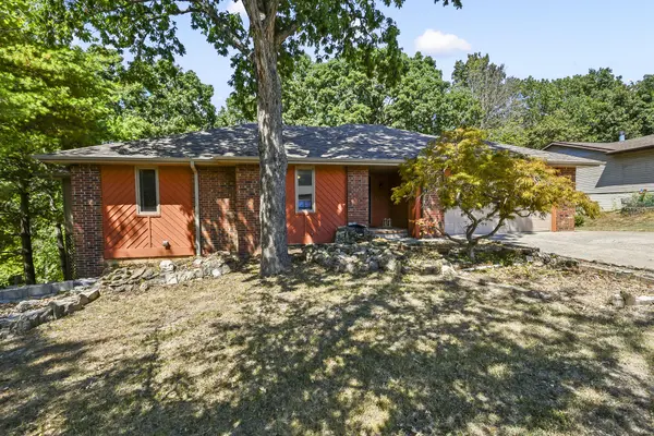 61 Northwoods DR, Kimberling City, MO 65686