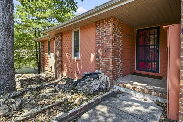 61 Northwoods DR, Kimberling City, MO 65686